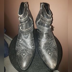 NWOT Vintage7 Sunset distressed Western ankle booties